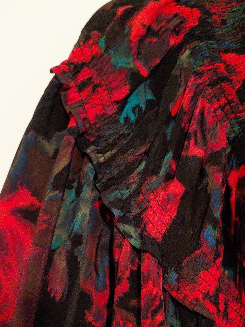 NWOT, ROSE & OLIVE Red Floral Ruffled Blouse. Women's Size 2X - Picture 4 of 6